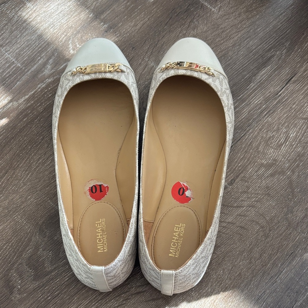 Michael Kors Cream and Gold Logo Ballet Flats